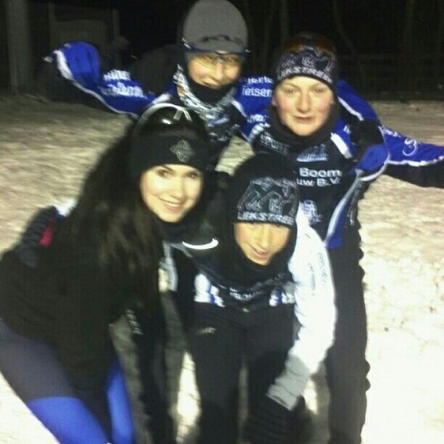 Met @jimtelj @leondehoop & @robinvdwxx #natuurijs #Ammerstol ! Robin's kont past er niet op! Haha =)