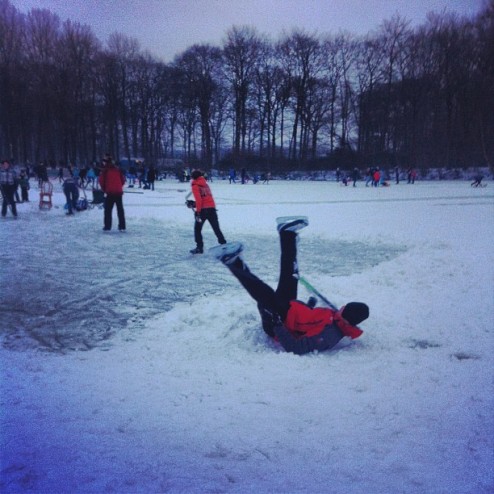 Schaatsen is vallen en opstaan #aalter#bellem#kreanepoel#2013#koud#natuurijs