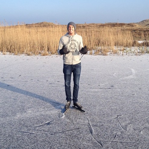 Yess after missing out for the last 4 years I got on the ice for 30min before flying out again!! #sohapppy #check #schaatsen #natuurijs