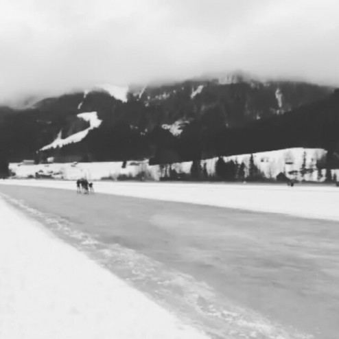 Schaatsen op de #Weissensee prachtig mooi met de ploeg. #lawi  #kuiperswoudsenddoumastaal  #fisheredelstaal  #marathon  #natuurijs  #genieten #AEW2015 #helvan63