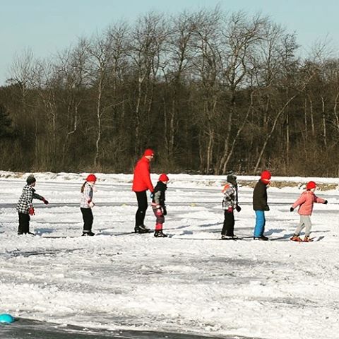 Aanstaande zaterdag weer de start van het schaatsseizoen! Ze zeggen dat het een koude winter wordt! Dus hopelijk komende winter weer van dit soort mooie plaatjes!
#schaatsen #vkij #castricum #natuurijs #sneeuw