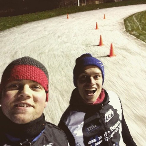 Eerste rondjes #natuurijs zijn een feit! #ammerstol #schaatsen #STVLekstreek #hardlabeur