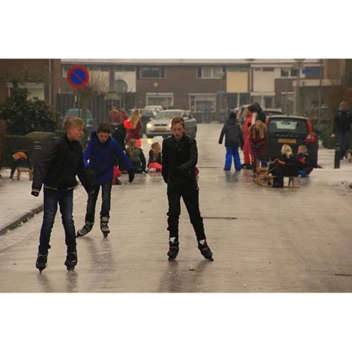 Foto gemaakt door mijn vriend René Stel.?????????? #rtlweer #rtlweerfoto #schaatsen #stadskanaal #natuurijs #coderood #daspasgrunnen #ijzel #glad #schaatsenopstraat