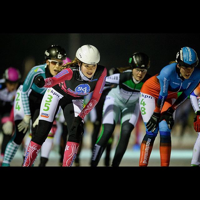 @merelbosma zesde in Haaksbergen en is daar duidelijk blij mee ;-) #marathonschaatsen #natuurijs #haaksbergen #speedskating #schaatsen #egbertegberts #naturalice