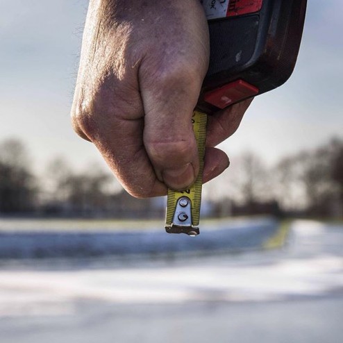 Drie centimeter: dikker hoeft natuurijs niet te zijn om er een marathon op te kunnen schaatsen. Maar ja, dan moet het natuurlijk wel vriezen. En Koning Winter, die liet het de afgelopen jaren nogal afweten. Sinds 2013 werd er geen marathon meer op natuurijs gereden.

Schaatsliefhebbers en winterfanaten kunnen hun hart ophalen: de eerste schaatsmarathon van dit seizoen wordt vanavond in het Twentse Haaksbergen verreden.