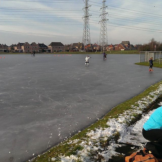 De ijsbaan in Kloosterveen is open voor alle jeugdleden! #natuurijs #mooi