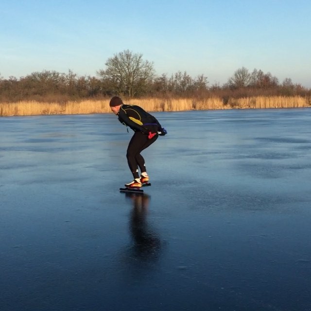 T ken net #natuurijs #ankeveen #skate4air #schaatsen #epic