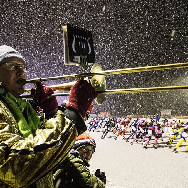 Entertainment tijdens de eerste marathon op natuurijs in Haaksbergen. © ANP
#schaatsen #natuurijs