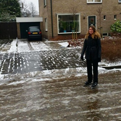 Schaatsen op straat! :D #ijzelvrij #natuurijs #assen
