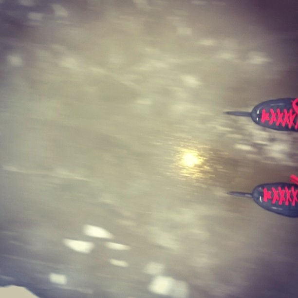 De eerste meters, en waarschijnlijk de laatste, van dit jaar op #natuurijs zitten er op! #iceskating #speedskating #schaatsen